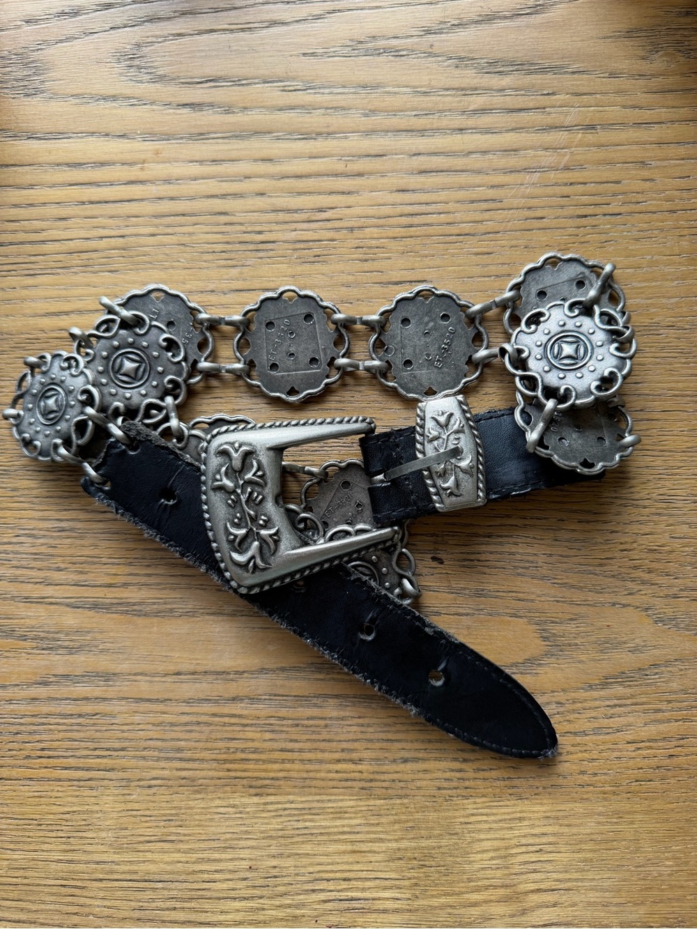 Women’s Black Leather Western Coin-Link Belt with Silver-Tone Conchos